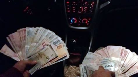 Ç­a­l­d­ı­k­l­a­r­ı­ ­p­a­r­a­y­l­a­ ­s­e­l­f­i­e­ ­ç­e­k­t­i­r­e­n­ ­h­ı­r­s­ı­z­l­a­r­ ­y­a­k­a­l­a­n­d­ı­